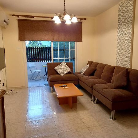 2 Bedroom Apartment Near Finikoudes Larnaca Exterior photo