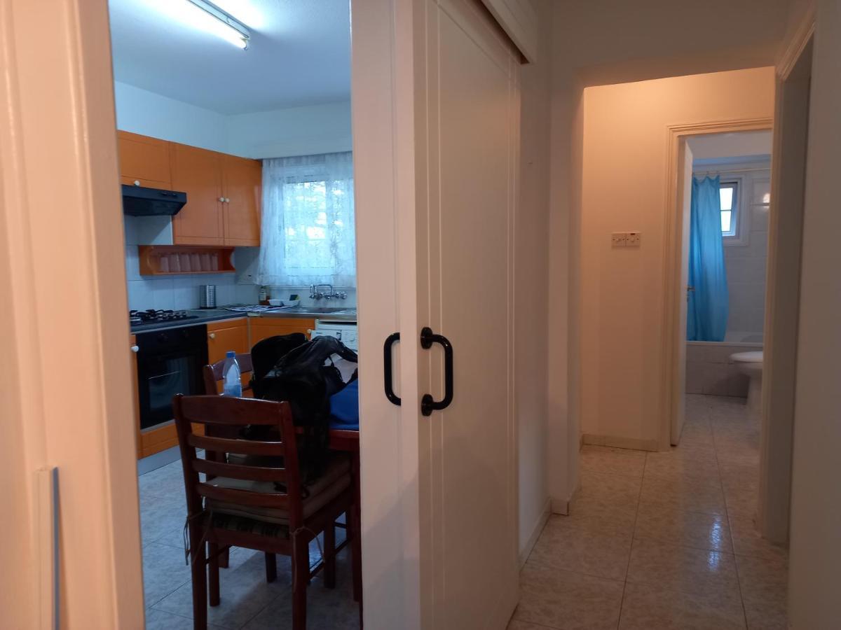 2 Bedroom Apartment Near Finikoudes Larnaca Exterior photo