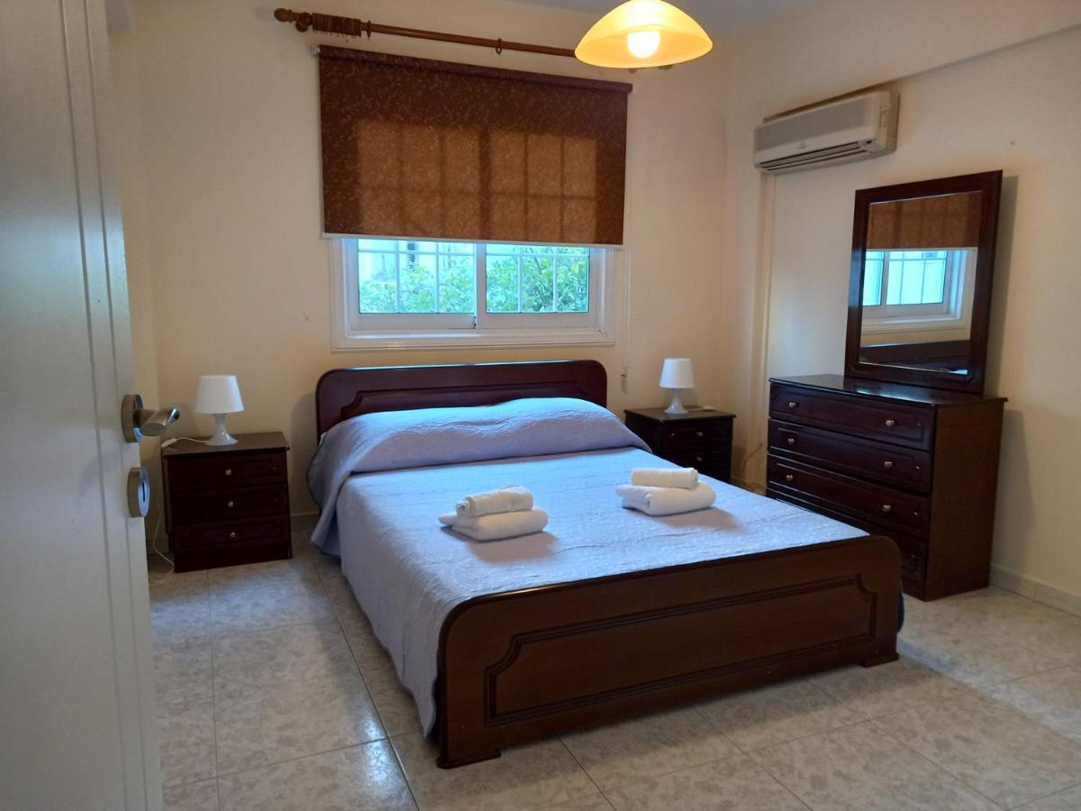 2 Bedroom Apartment Near Finikoudes Larnaca Exterior photo