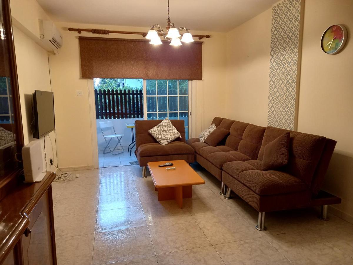 2 Bedroom Apartment Near Finikoudes Larnaca Exterior photo