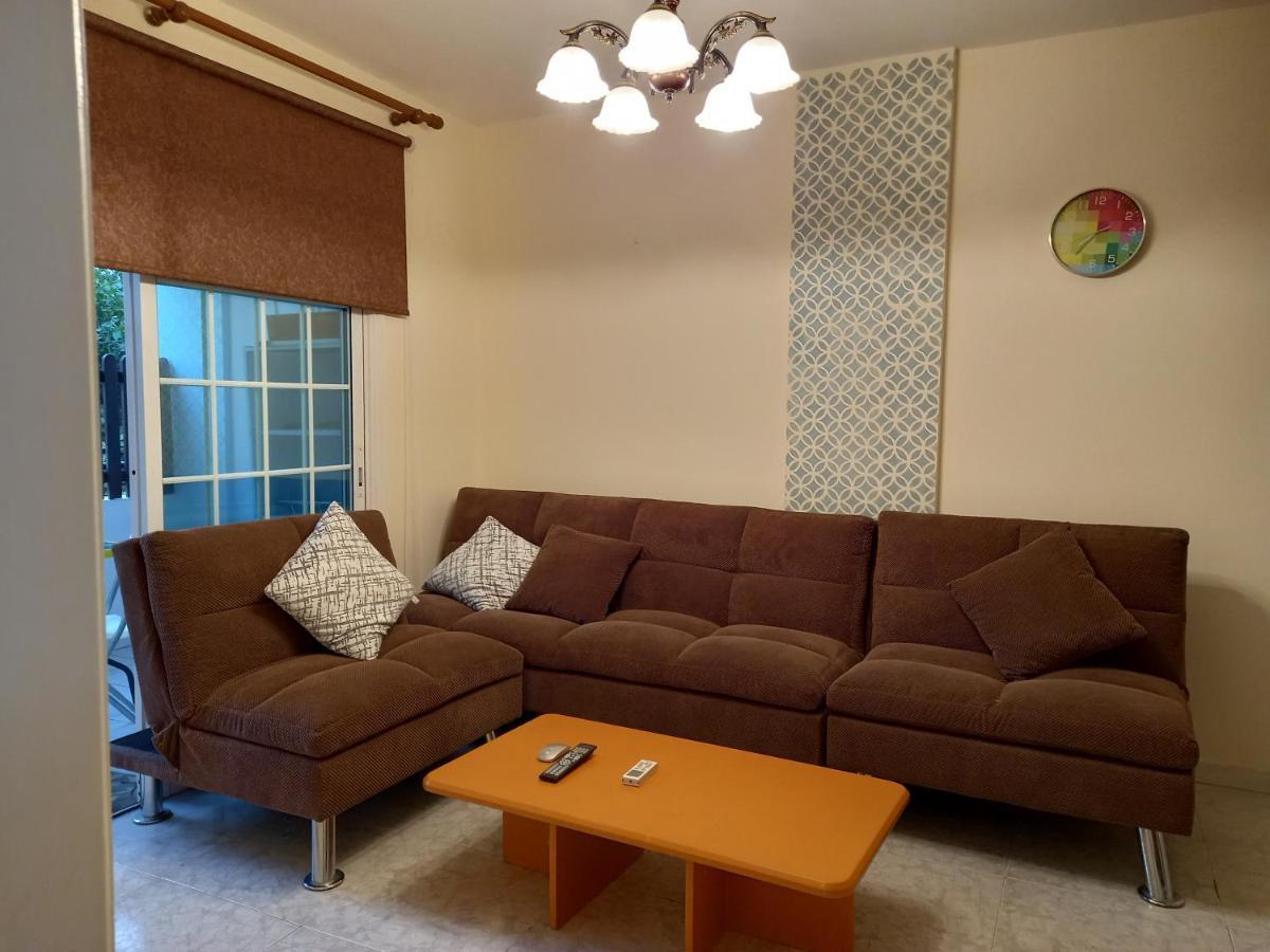 2 Bedroom Apartment Near Finikoudes Larnaca Exterior photo