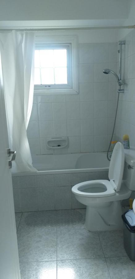2 Bedroom Apartment Near Finikoudes Larnaca Exterior photo